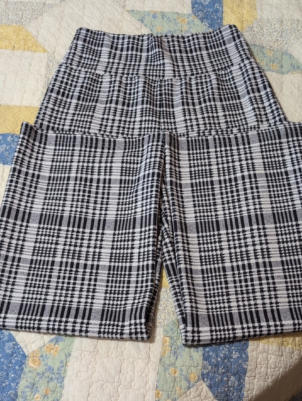 SHEIN Black and White Plaid High-Waist Slacks